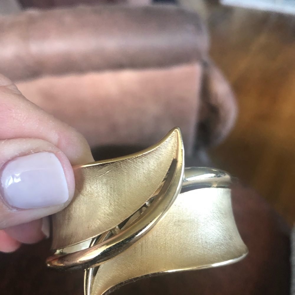Bangle gold bangle.